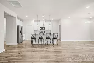 7120 American Elm Rd, Charlotte, NC 28215 - Photo 10