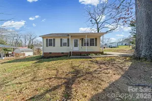 304 Belton Ave, Mount Holly, NC 28120 - Photo 2