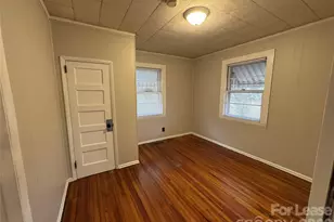 9019 Reames Rd, Charlotte, NC 28216 - Photo 6