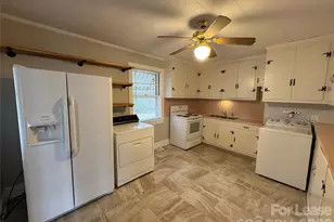 9019 Reames Rd, Charlotte, NC 28216 - Photo 4