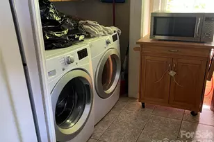 106 Riverview Dr, Asheville, NC 28806 - Photo 2