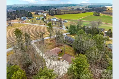 1034 S Orchard Road, Flat Rock, NC 28731 - Photo 4