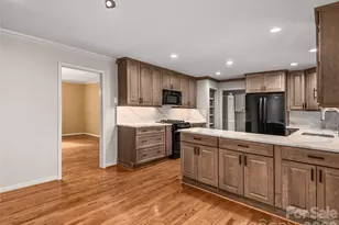 110 Glengary Dr, Flat Rock, NC 28731 - Photo 10