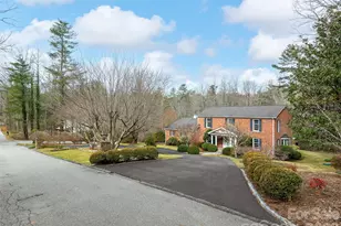 110 Glengary Dr, Flat Rock, NC 28731 - Photo 2