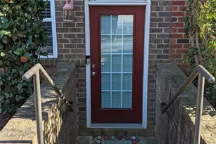 234 Harbour Pl Dr, Davidson, NC 28036 - Photo 2