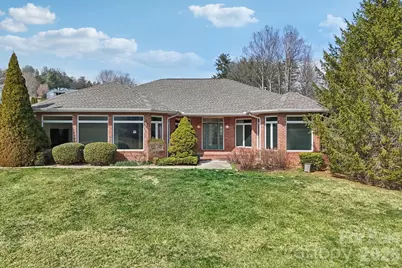 39 Beaumont Drive, Hendersonville, NC 28739 - Photo 2