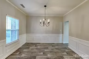 3721 Amber Meadows Dr, Charlotte, NC 28269 - Photo 4