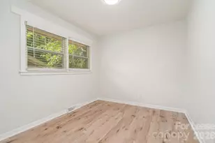 602 Camrose Dr, Charlotte, NC 28215 - Photo 10