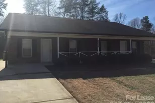 2004 Grandhaven Dr, Mount Holly, NC 28120 - Photo 1