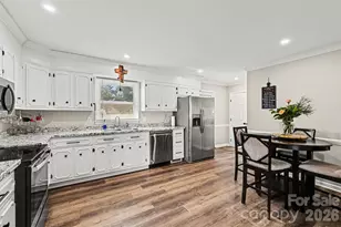 3545 Yorkland Dr, Hickory, NC 28601 - Photo 4