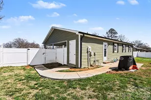 3545 Yorkland Dr, Hickory, NC 28601 - Photo 16