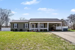 3545 Yorkland Dr, Hickory, NC 28601 - Photo 1