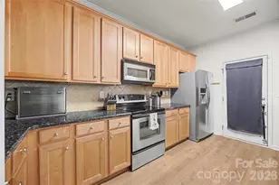 1506 Royal Auburn Ave, Fort Mill, SC 29708 - Photo 10