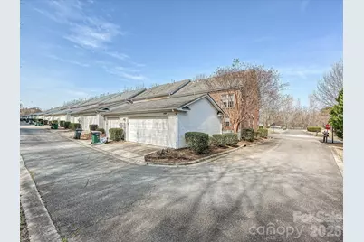 8714 Beaver Creek Drive, Charlotte, NC 28269 - Photo 24