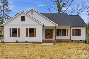 1949 Colonial Ln, Hickory, NC 28601 - Photo 18