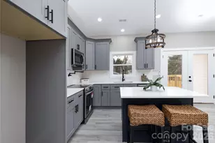 1949 Colonial Ln, Hickory, NC 28601 - Photo 4