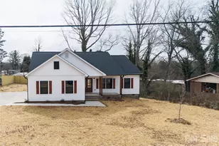 1949 Colonial Ln, Hickory, NC 28601 - Photo 1