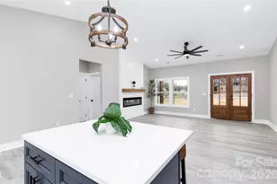 1949 Colonial Ln, Hickory, NC 28601 - Photo 2