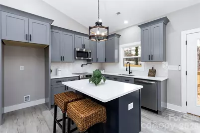 1949 Colonial Lane, Hickory, NC 28601 - Photo 4