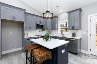 1949 Colonial Ln, Hickory, NC 28601 - Photo 4