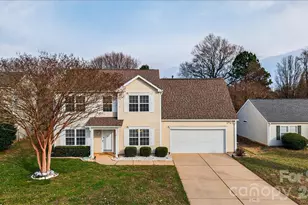 9830 Avensong Crossing Dr, Charlotte, NC 28215 - Photo 2