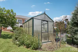 18 Thornapple Dr, Hendersonville, NC 28739 - Photo 44