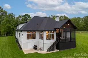 38 Thistle Ln, Fletcher, NC 28732 - Photo 2