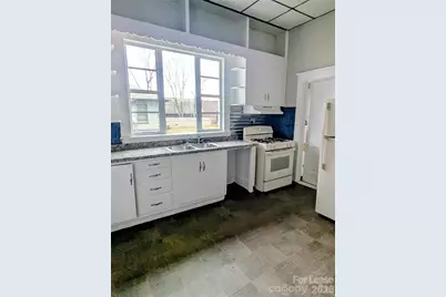 936 W Front Street, Statesville, NC 28677 - Photo 8