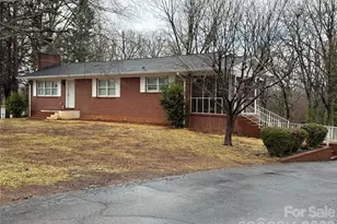 1235 27th Ave NE, Hickory, NC 28601 - Photo 2