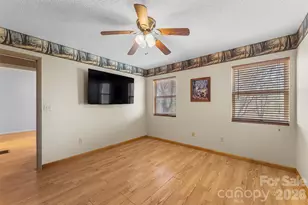 350 Sandy Bottom Rd, Marshall, NC 28753 - Photo 8