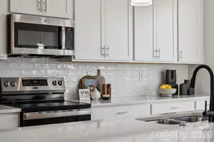 2151 Hawksworth Ln, Charlotte, NC 28262 - Photo 10