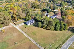 513 Weathers Creek Rd, Troutman, NC 28166 - Photo 4