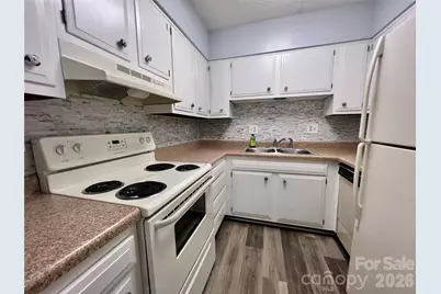 427 6th Avenue W #A-2, Hendersonville, NC 28739 - Photo 4