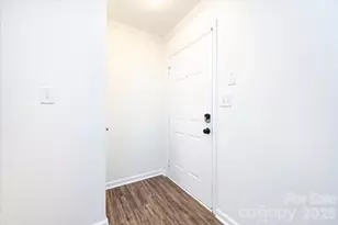 2566 Carya Pond Ln, Charlotte, NC 28212 - Photo 4