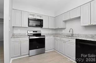 4298 Melrose Club Dr, Matthews, NC 28105 - Photo 8