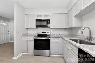 4298 Melrose Club Dr, Matthews, NC 28105 - Photo 10