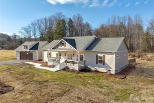 90 Saddle Club Ln, Hendersonville, NC 28739 - Photo 4