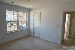 1240 Pinehaven Ct, Charlotte, NC 28215 - Photo 12