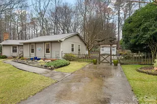 7801 Meadowview Ln, Charlotte, NC 28270 - Photo 2