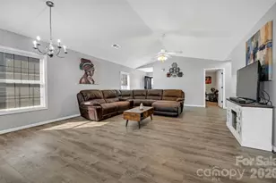 164 Alexander Dr, Hopkins, SC 29061 - Photo 4