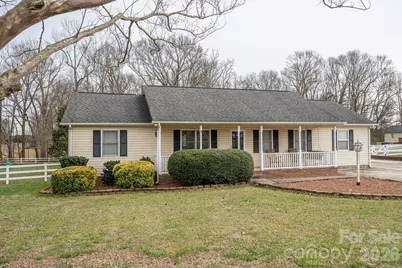 112 Pilots Ridge Drive, Bessemer City, NC 28016 - Photo 4