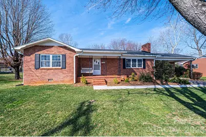1425 5th Street NE, Hickory, NC 28601 - Photo 1