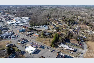 636 Main Street E, Valdese, NC 28690 - Photo 18