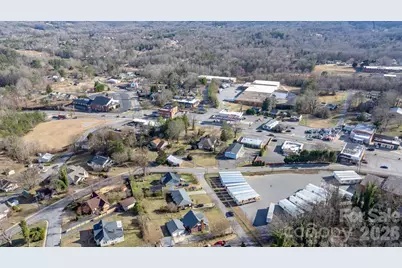 636 Main Street E, Valdese, NC 28690 - Photo 22