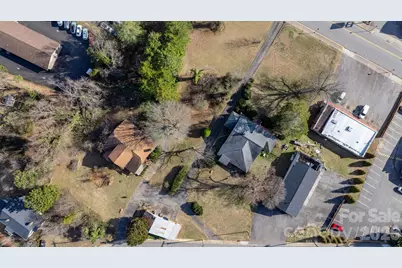 636 Main Street E, Valdese, NC 28690 - Photo 12