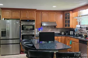 14325 Fountain Ln, Charlotte, NC 28278 - Photo 10