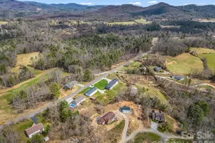 1086 Carters Ridge Rd, Spruce Pine, NC 28777 - Photo 2