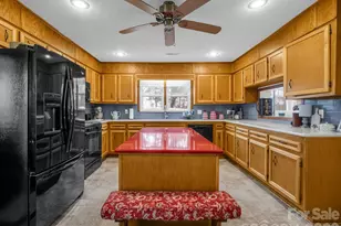 1086 Carters Ridge Rd, Spruce Pine, NC 28777 - Photo 8