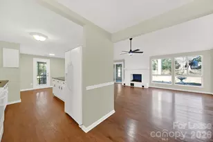 7130 Rollingridge Dr, Charlotte, NC 28211 - Photo 2