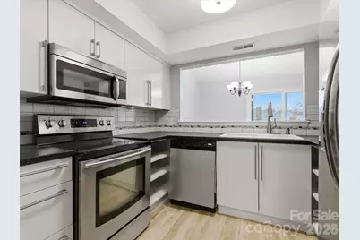 9404 S Vicksburg Park Court, Charlotte, NC 28210 - Photo 2